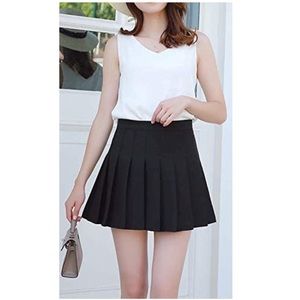 Black pleated skirt